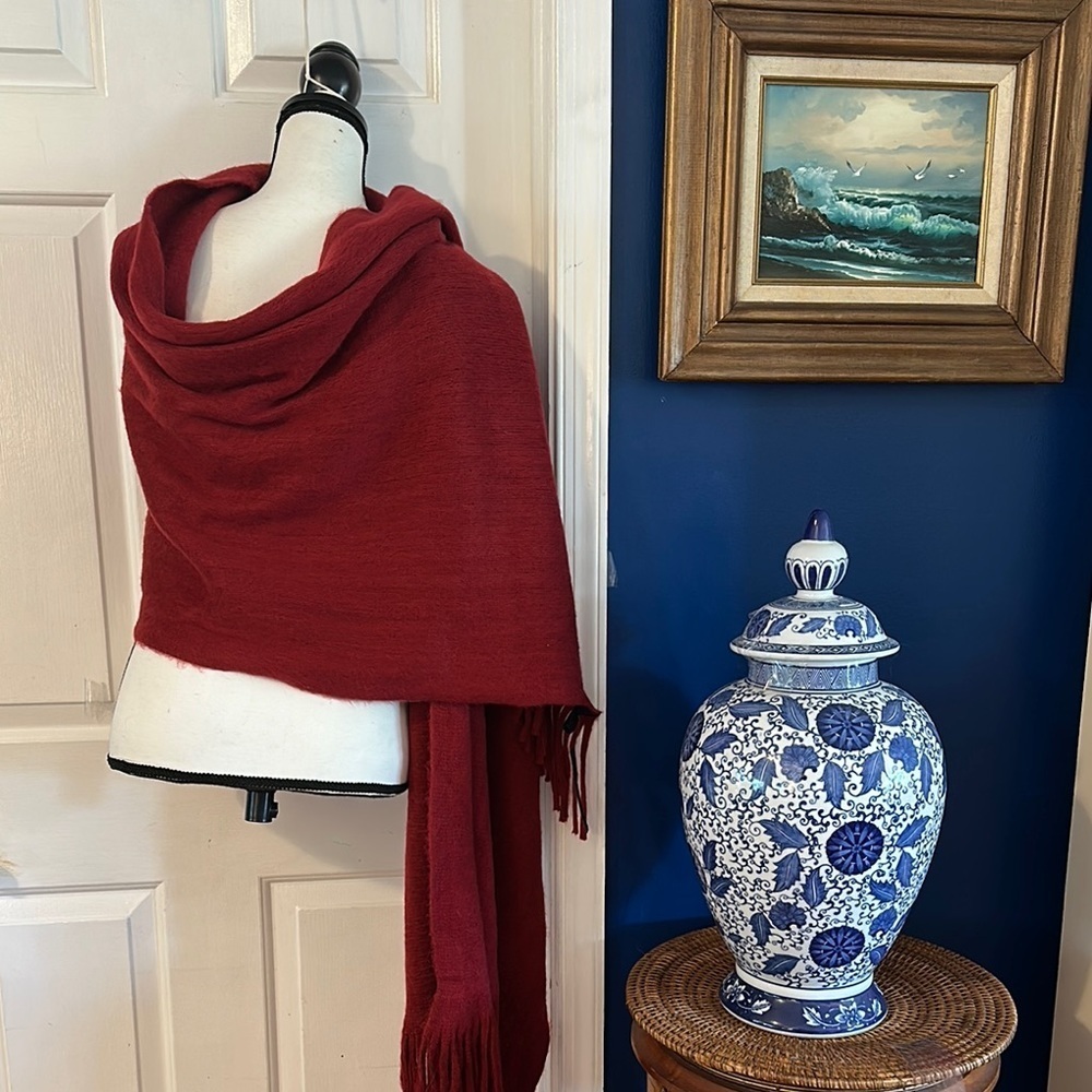 NWT Women’s Steve Madden Elegant Red 100% Acrylic Shawl Wrap